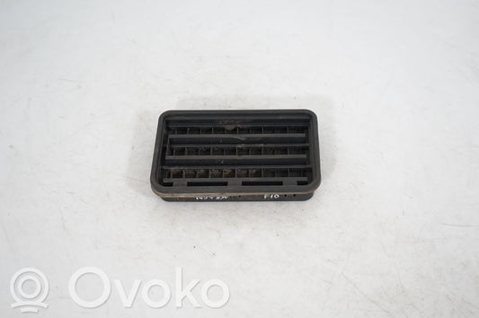 Quarter panel pressure vent