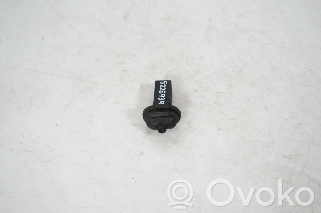 Fuel tank cap lock (2)