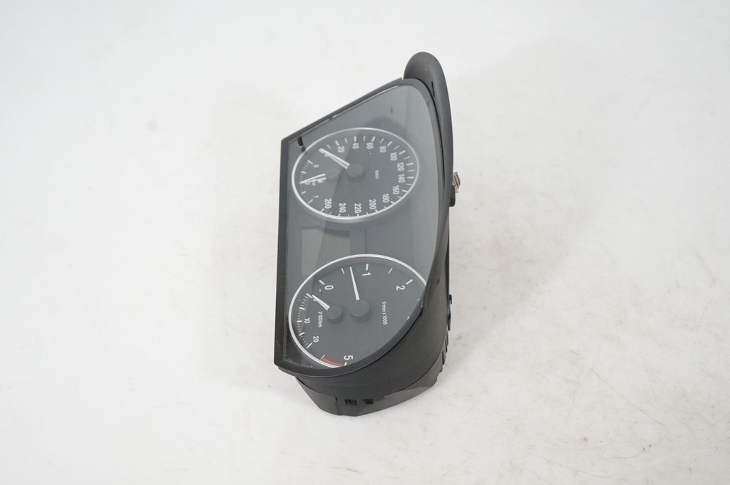 Speedometer (instrument cluster) (2)