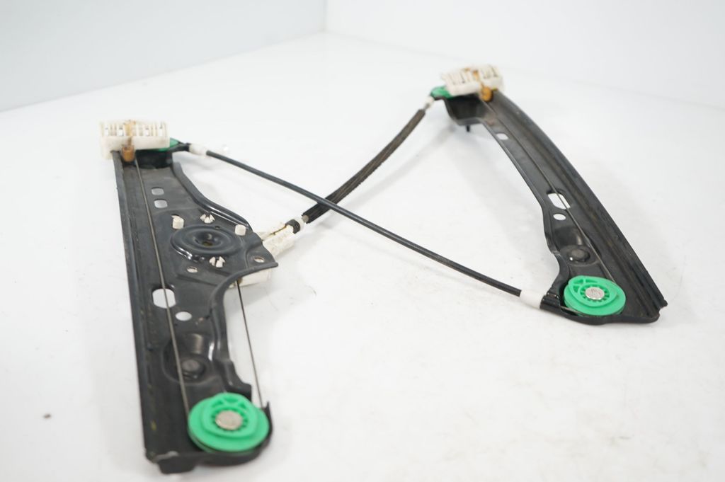 Front door window regulator with motor (6)