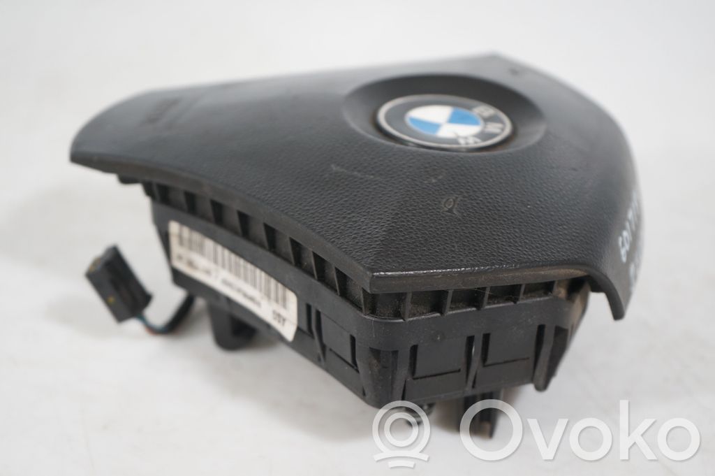 Steering wheel airbag (8)