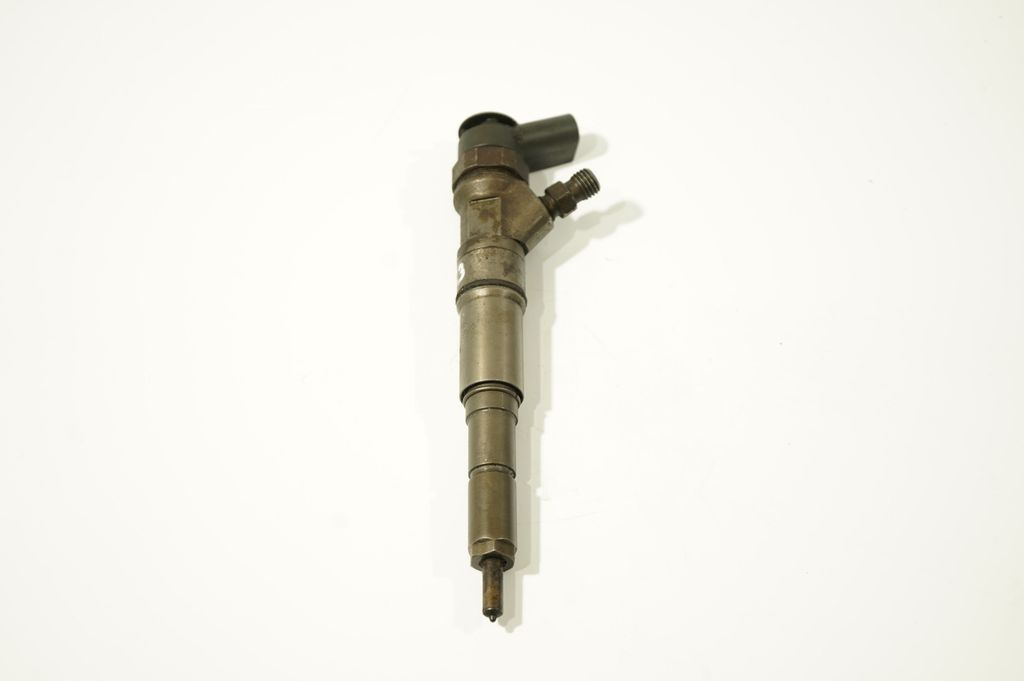 Fuel injector (5)