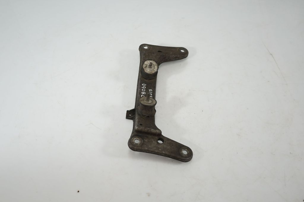 Gearbox mounting bracket (4)