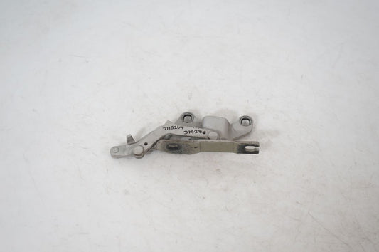 Engine bonnet/hood hinges