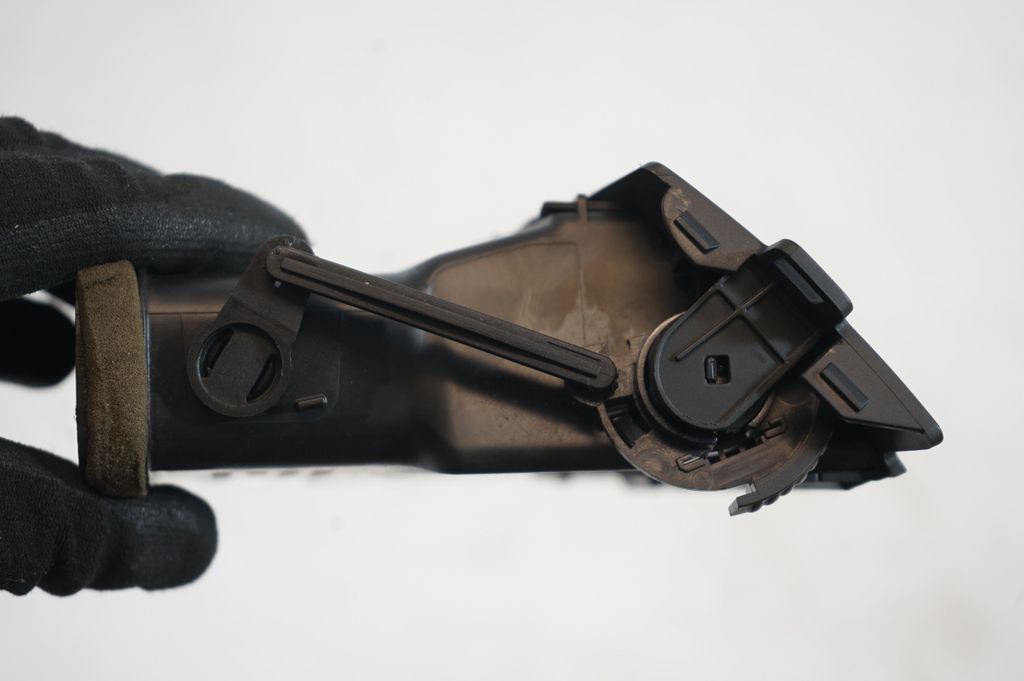 Dashboard side air vent grill/cover trim (6)