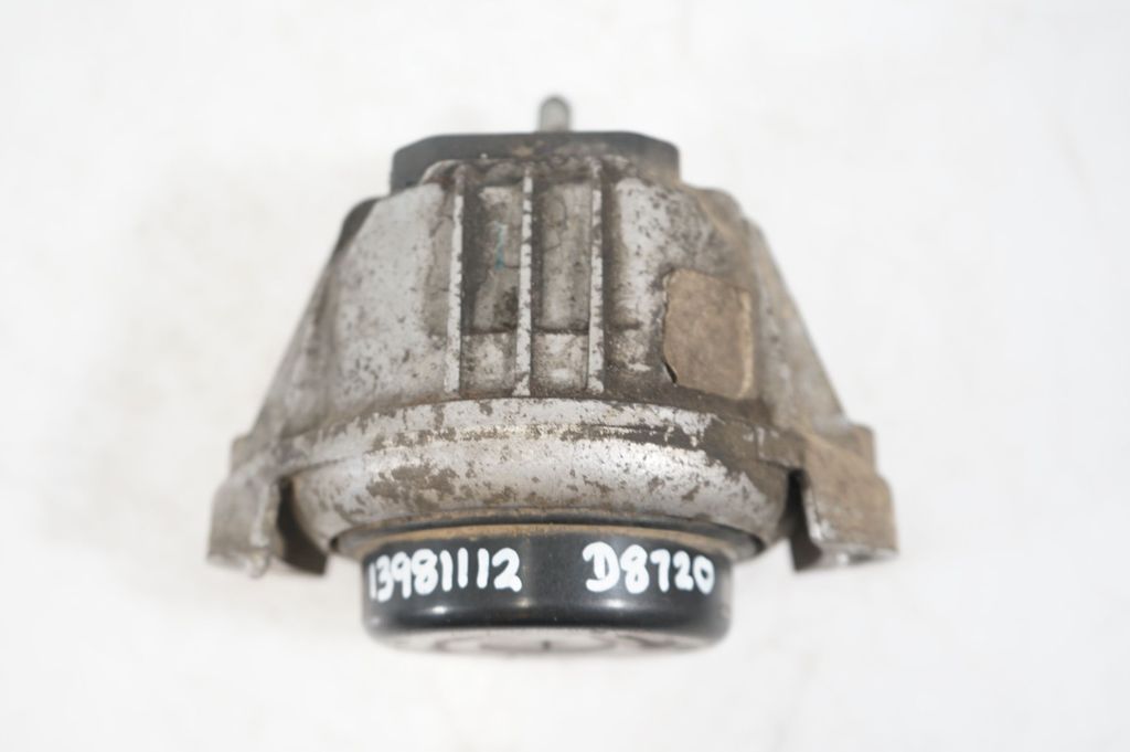 Engine mount bracket (8)