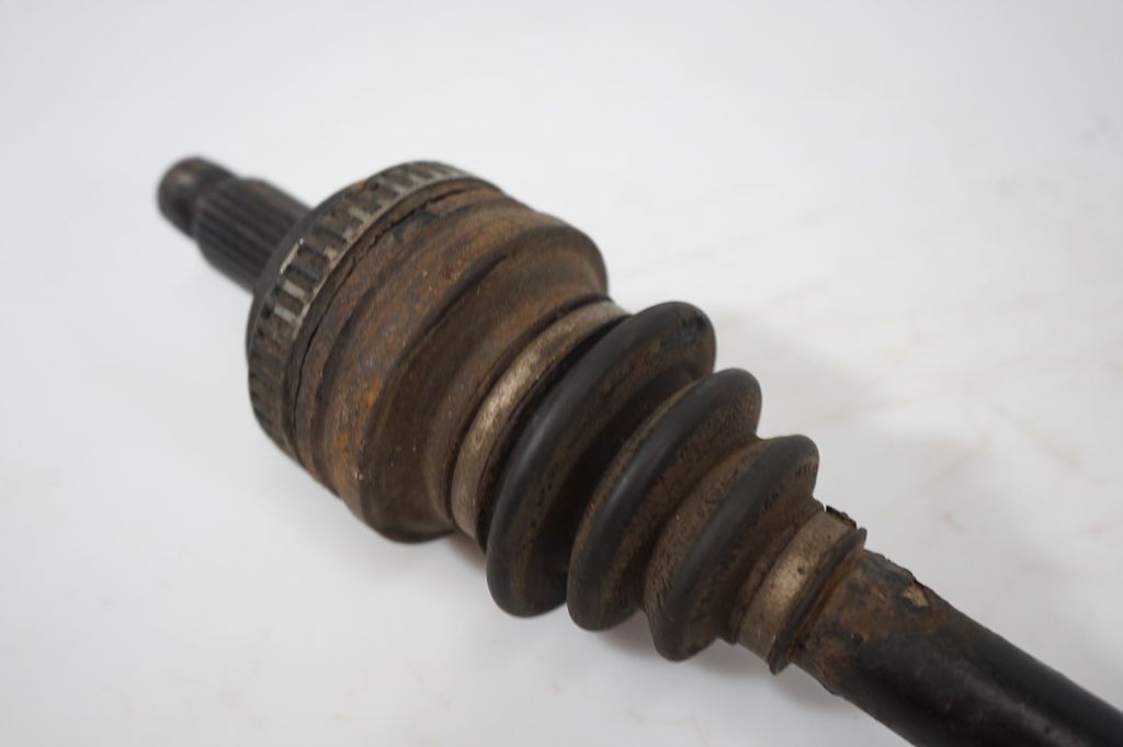 Rear driveshaft (7)