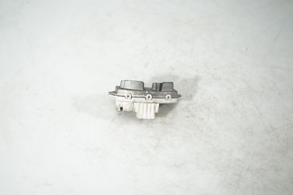 Heater blower motor/fan resistor (3)