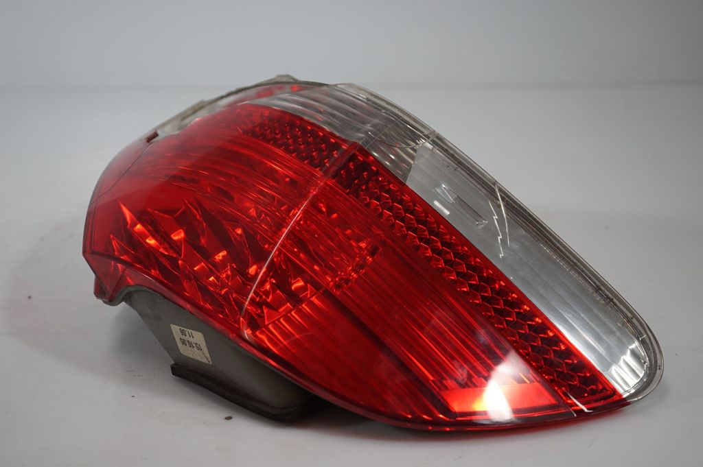 Rear/tail lights (8)