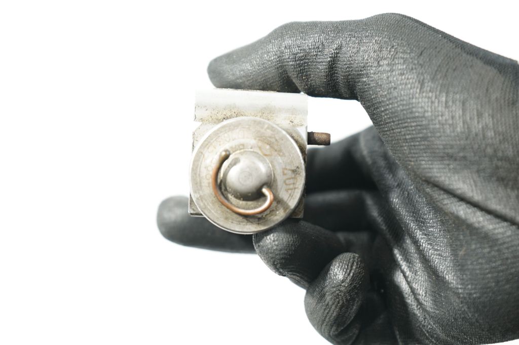 Air conditioning (A/C) expansion valve (6)