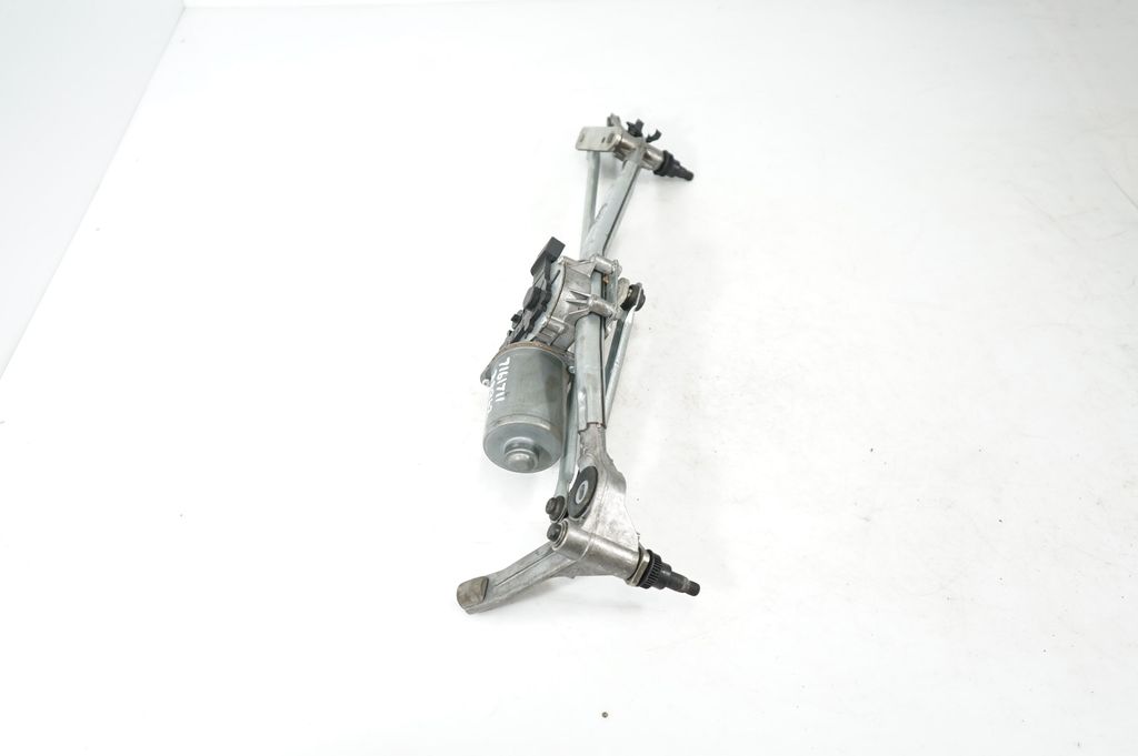 Front wiper linkage and motor (2)