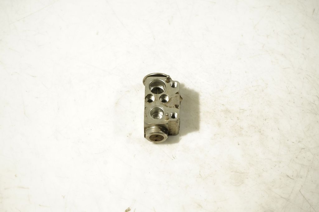 Air conditioning (A/C) expansion valve (2)