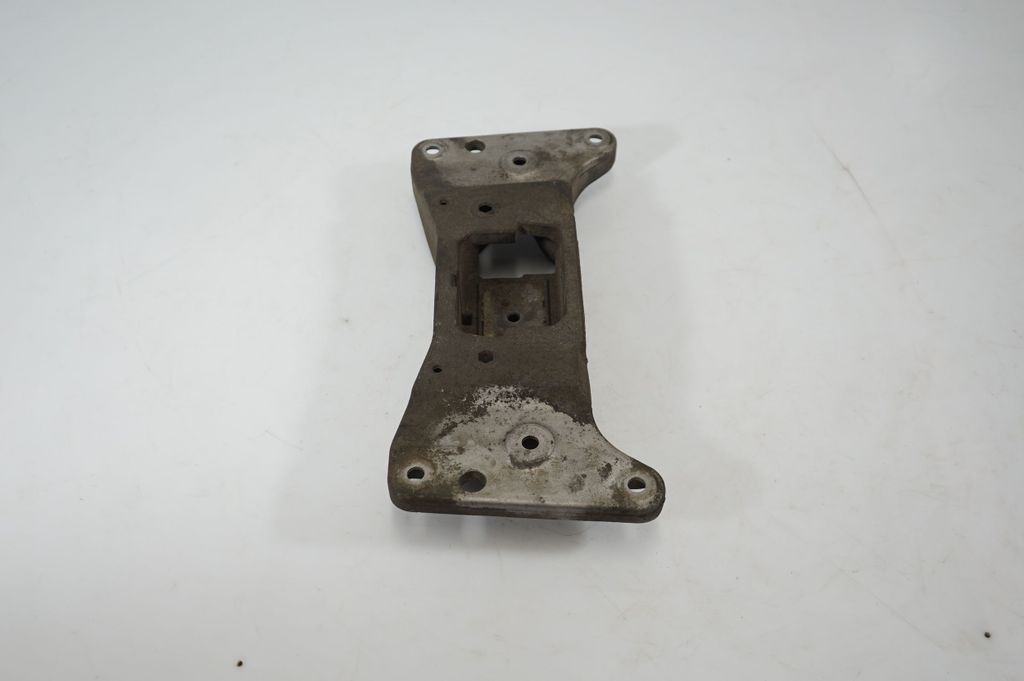 Engine mounting bracket (2)