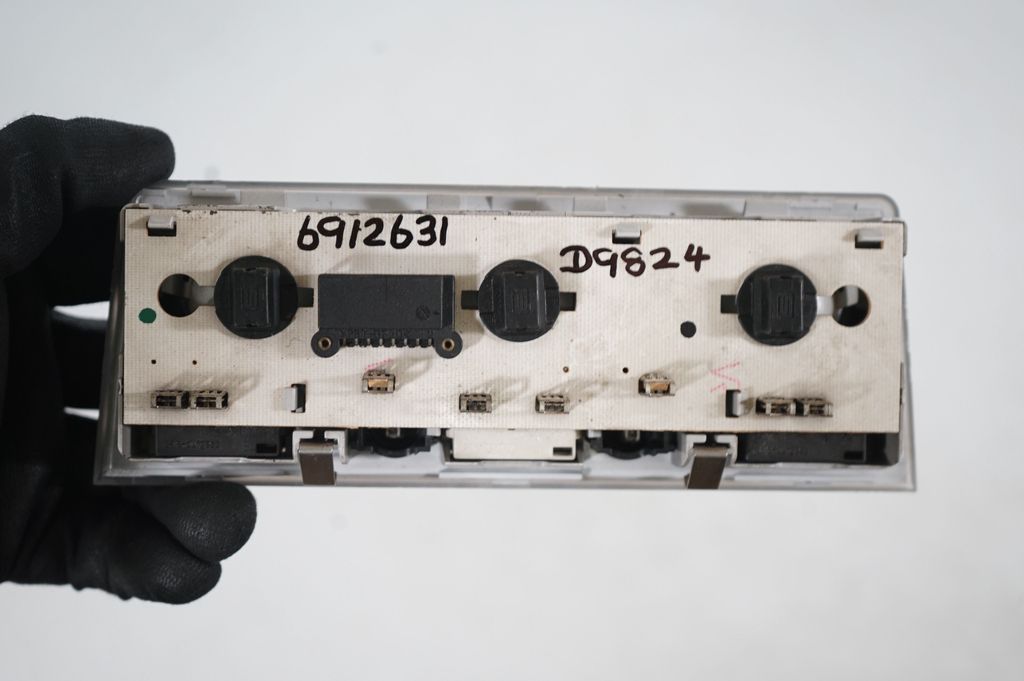 Front seat light (7)