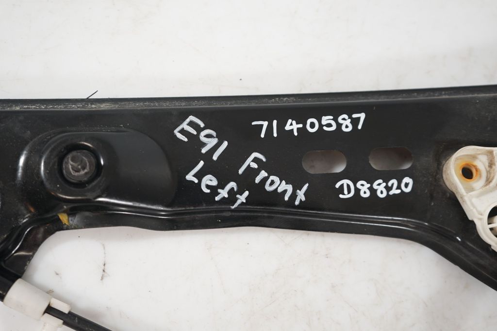 Front door window regulator with motor (9)