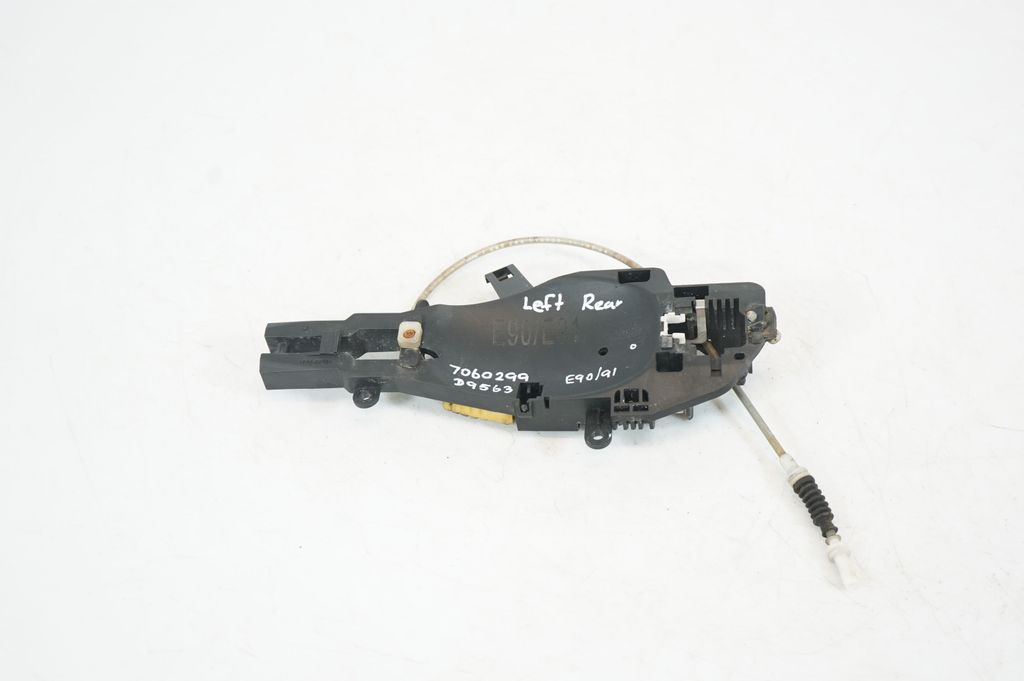 Rear door exterior handle/bracket