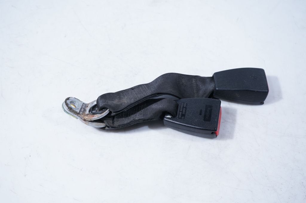 Rear seatbelt buckle (3)
