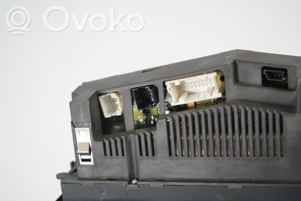 Climate control unit (6)