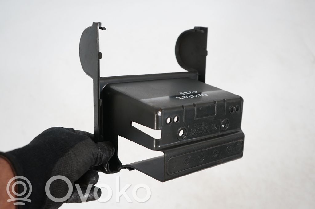 Other center console (tunnel) element (6)