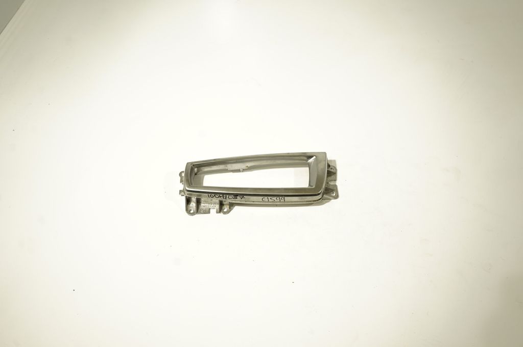 Gear shifter surround trim plastic (5)