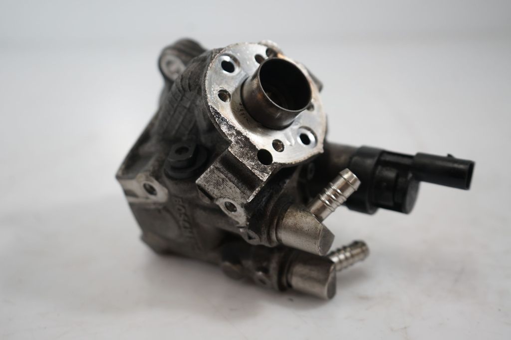 Fuel injection high pressure pump (8)