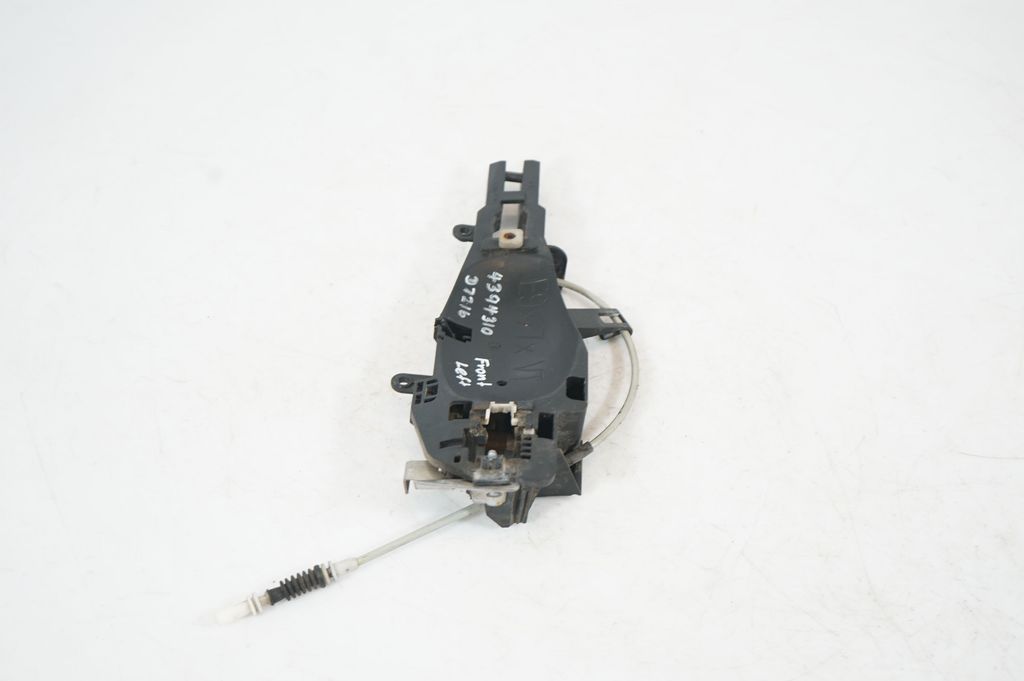 Front door exterior handle/bracket (2)