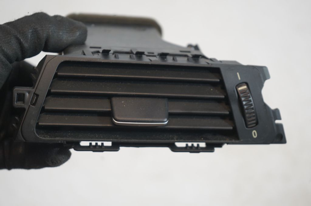 Dashboard side air vent grill/cover trim (7)