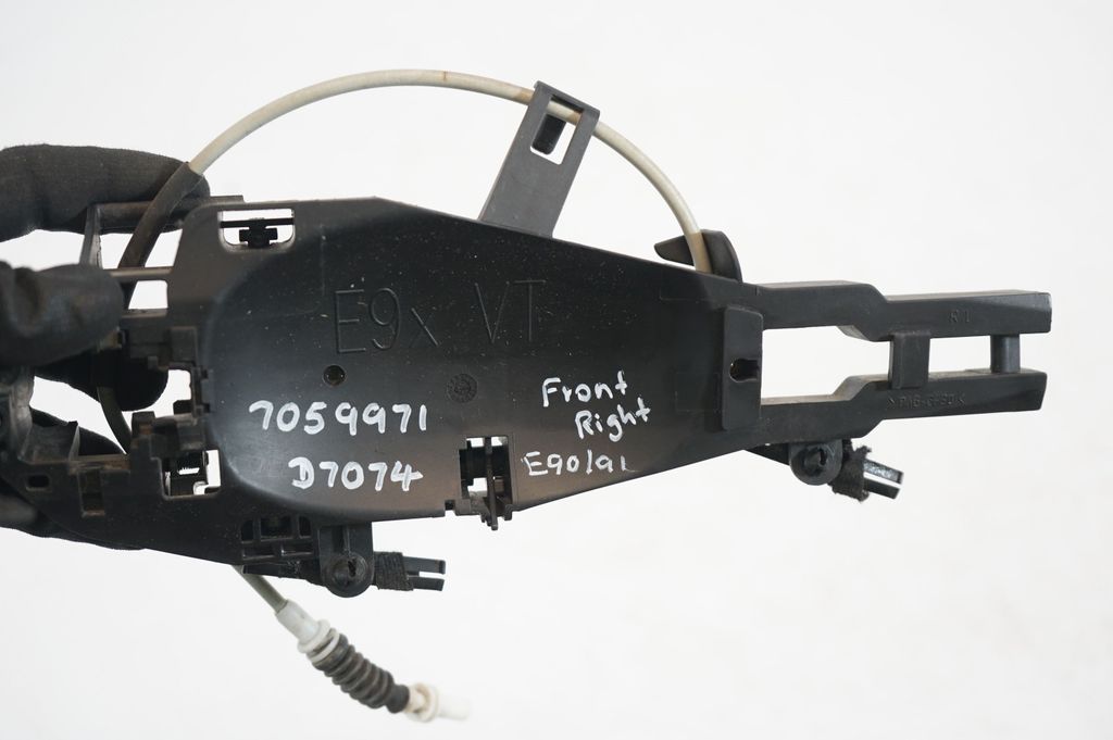 Front door exterior handle/bracket (7)