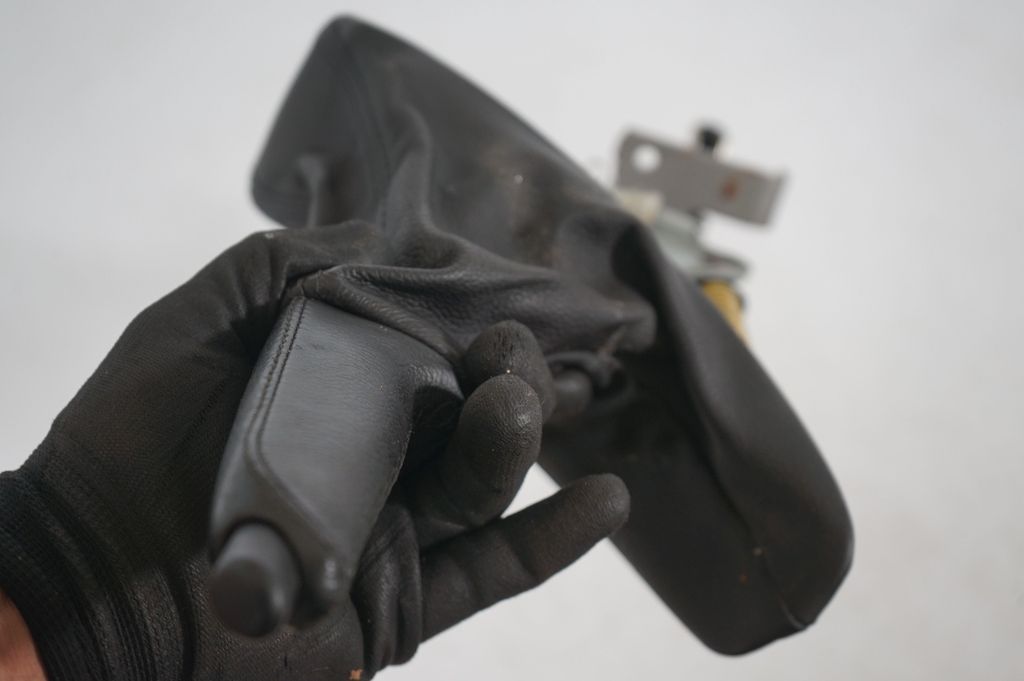 Handbrake/parking brake lever assembly (7)