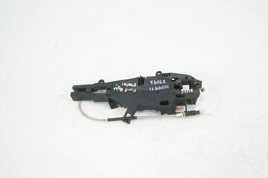 Front door exterior handle/bracket (3)