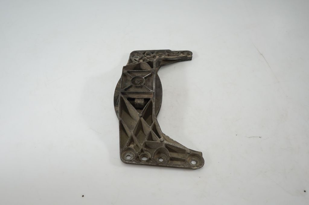 Gearbox mounting bracket (2)