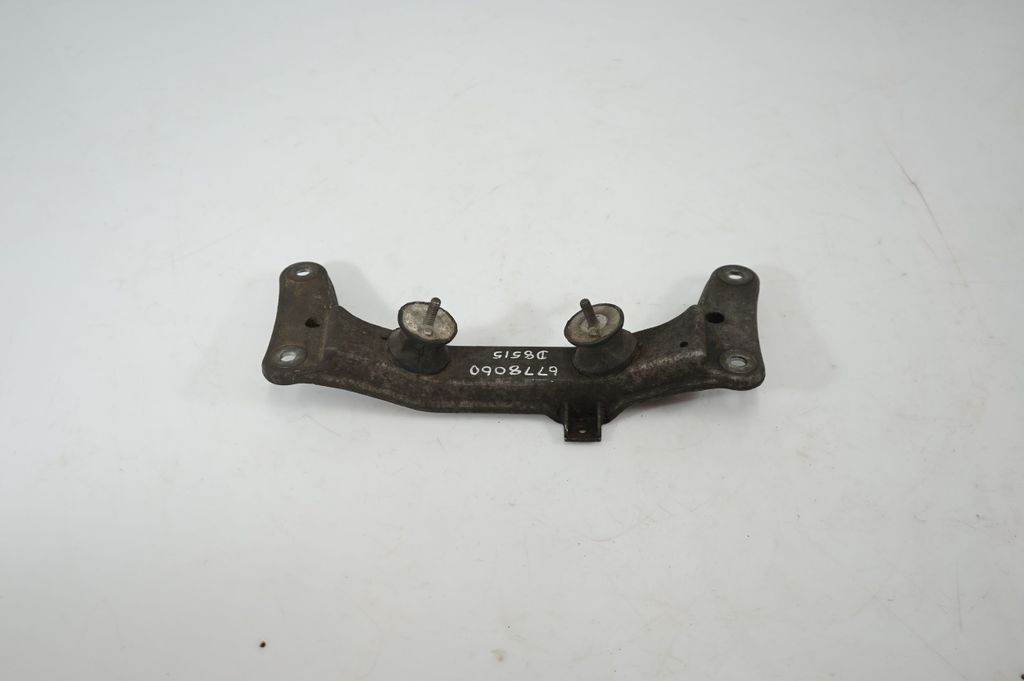 Gearbox mounting bracket (3)