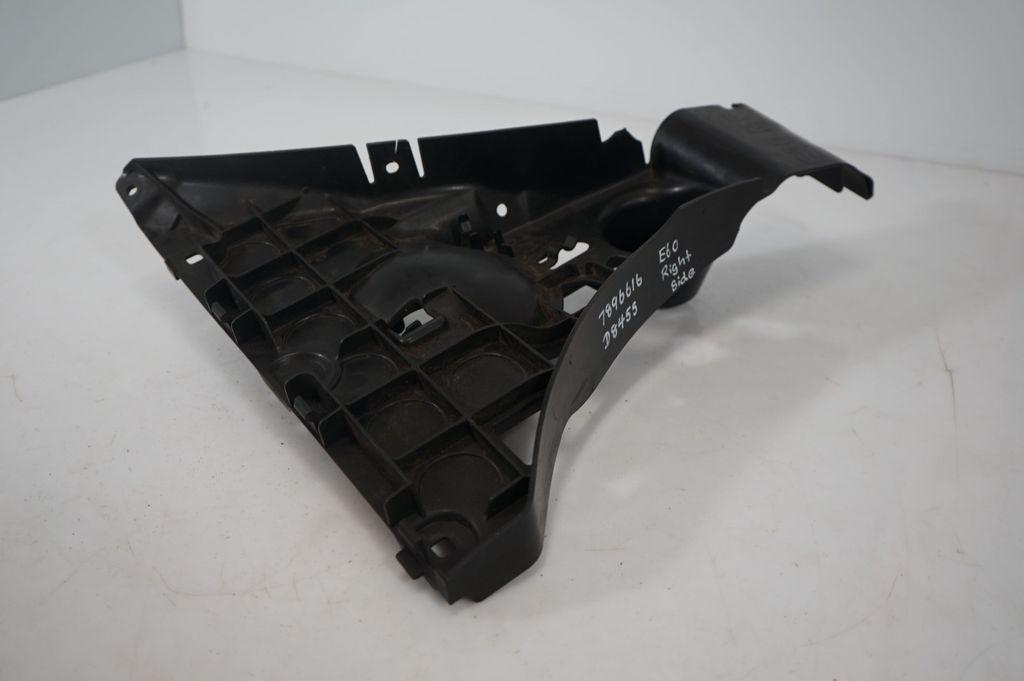 Rear bumper mounting bracket (6)