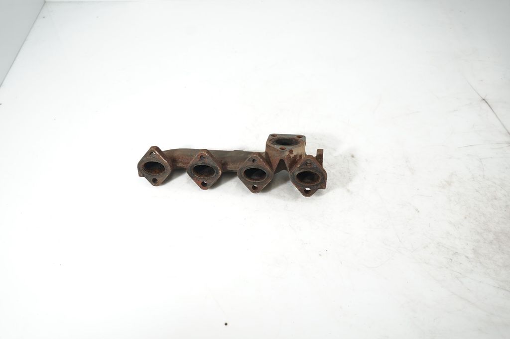 Exhaust manifold (5)