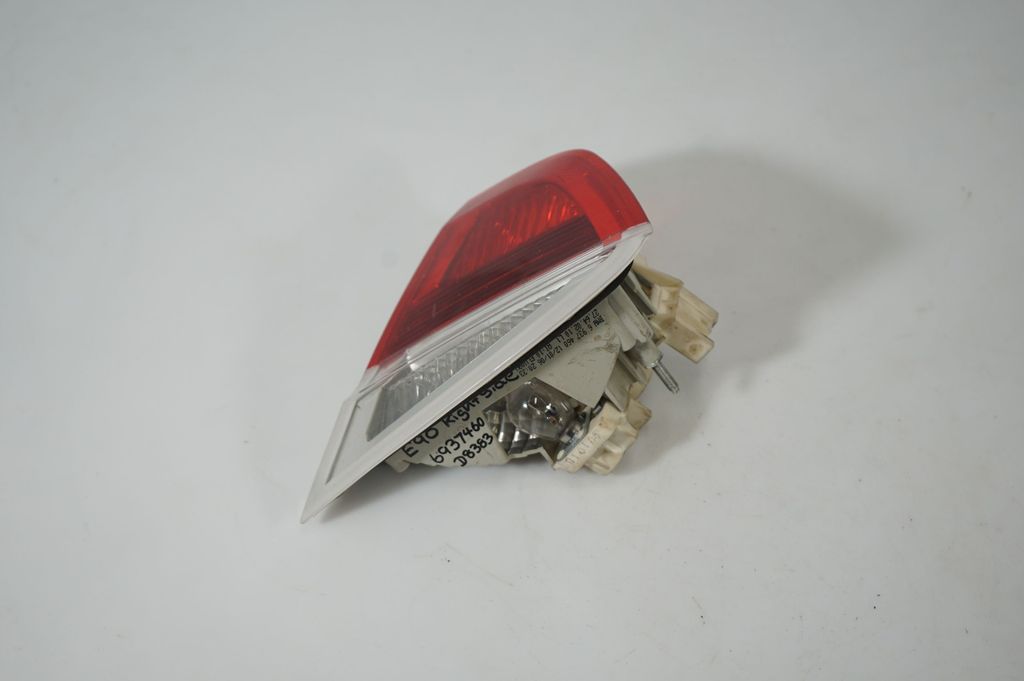 Tailgate rear/tail lights (2)