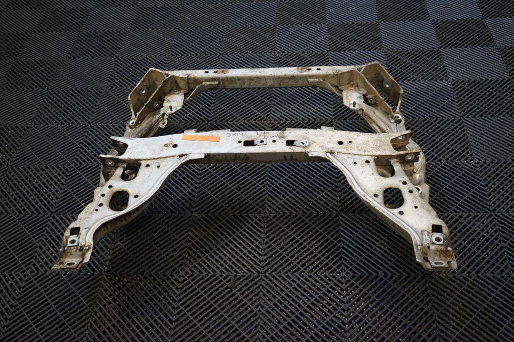 Front subframe (5)