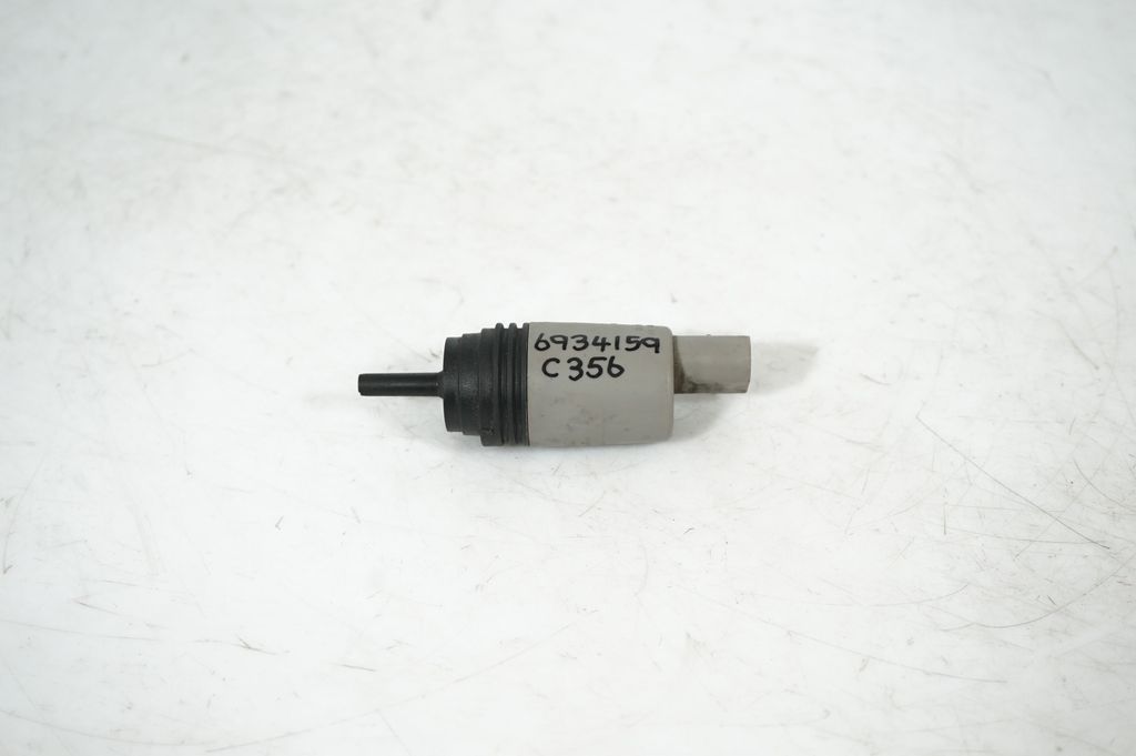 Windscreen/windshield washer pump