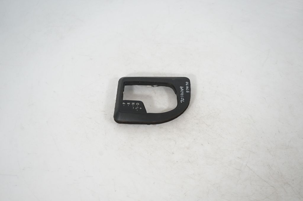 Gear shifter surround trim plastic (4)
