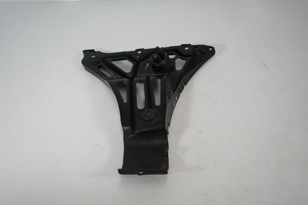 Rear bumper mounting bracket (5)