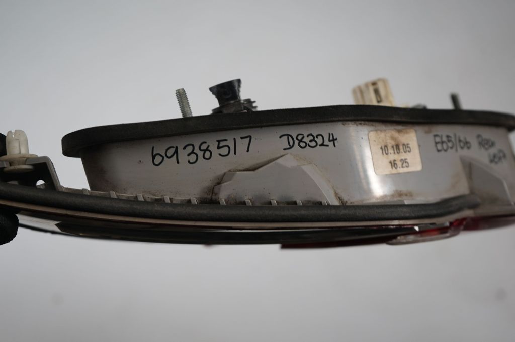 Tailgate rear/tail lights (9)