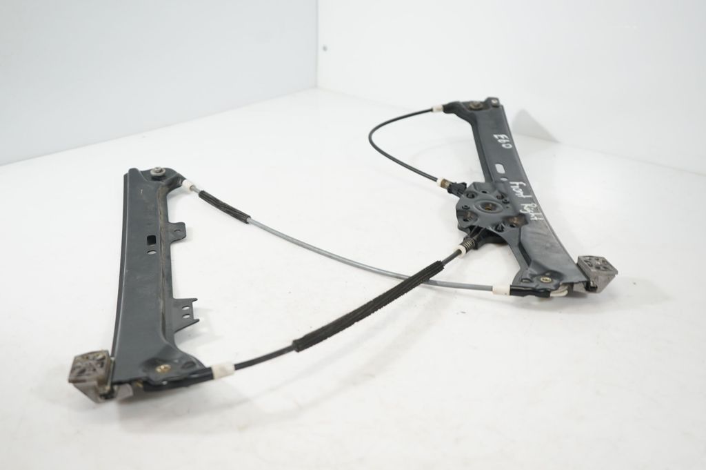 Front door window regulator with motor (6)