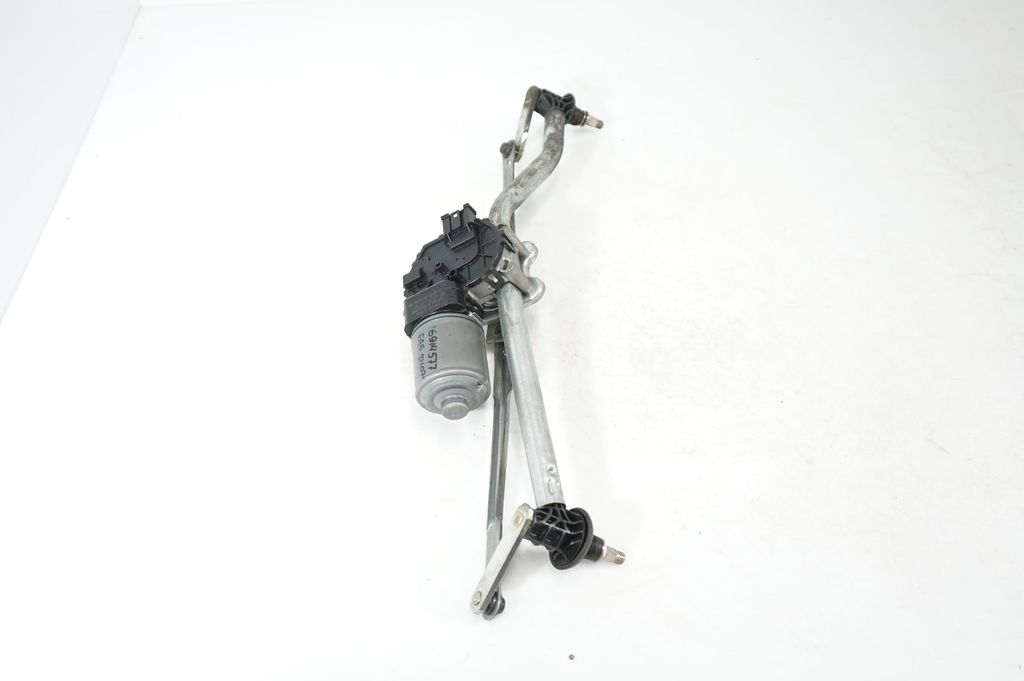 Front wiper linkage and motor (2)