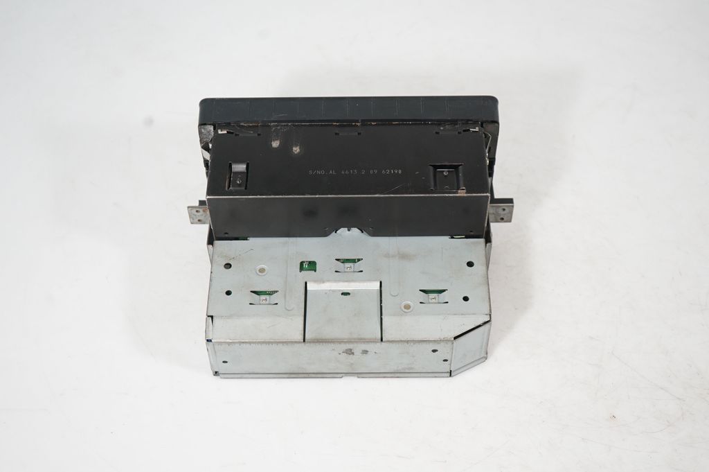 Radio/CD/DVD/GPS head unit (5)