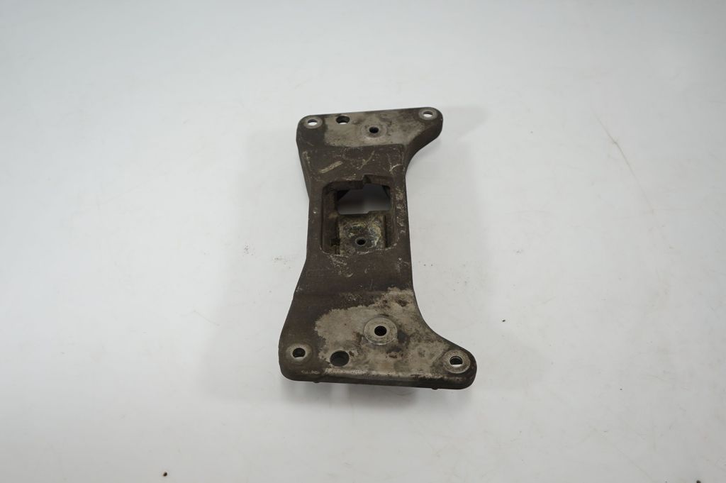 Gearbox mounting bracket (2)