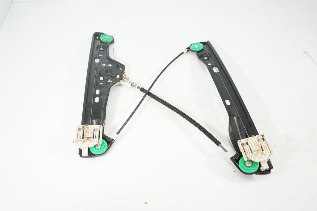 Front door window regulator with motor (2)