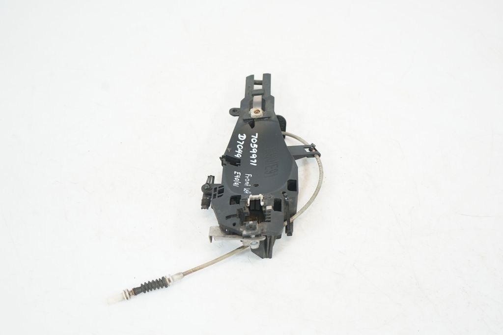 Front door exterior handle/bracket (2)