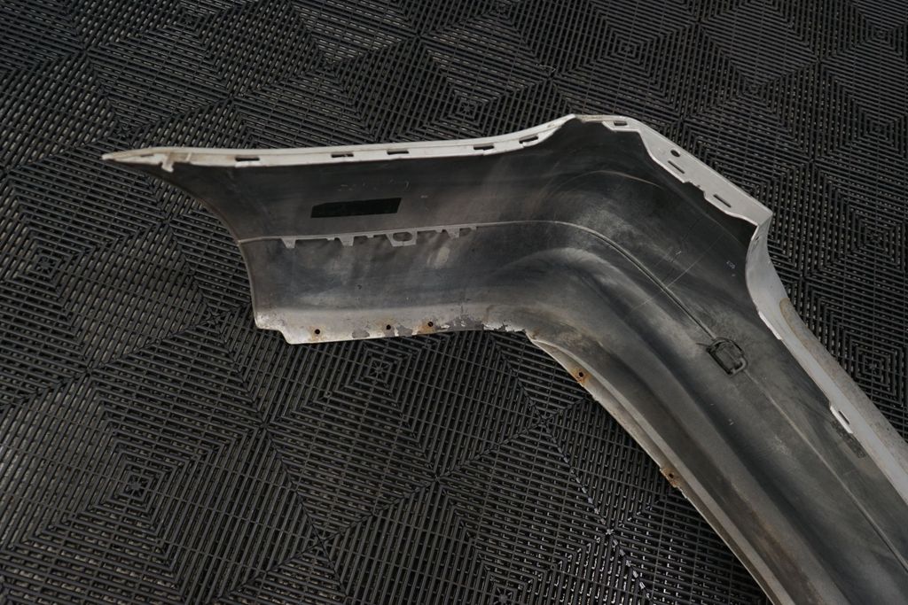 Rear bumper (10)