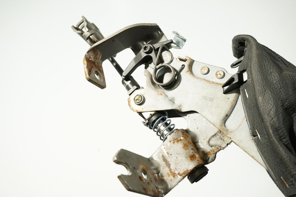 Handbrake/parking brake lever assembly (8)