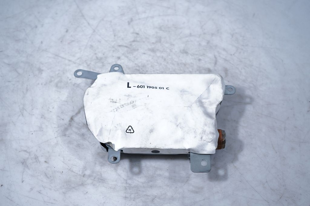 Front door airbag (6)