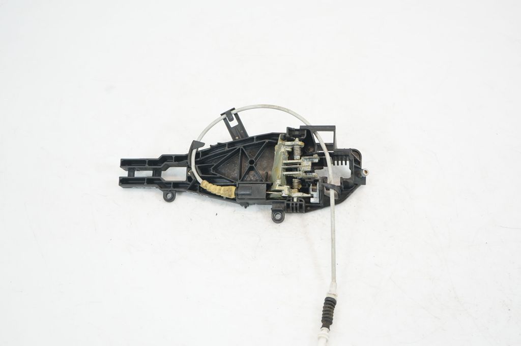 Rear door exterior handle/bracket (5)